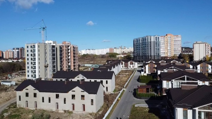 Продаж 2 поверхового таунхауса з ділянкою 50 кв м - фото 1