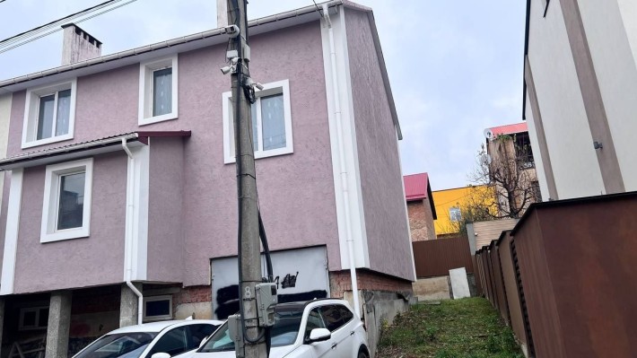 Продаж неймовірного котеджу на Озерній - фото 1