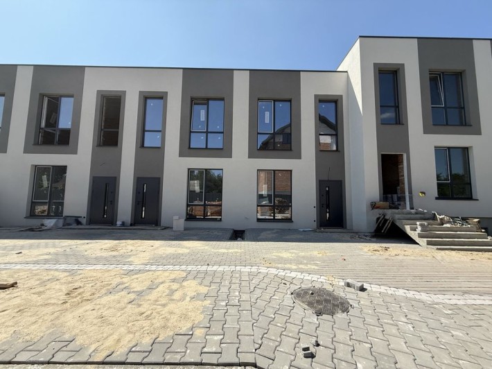 Таунхаус з чистовими роботами - фото 1