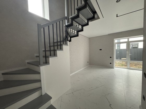 Продаж дуплекса в топ локації без комісії для покупця Зарванці