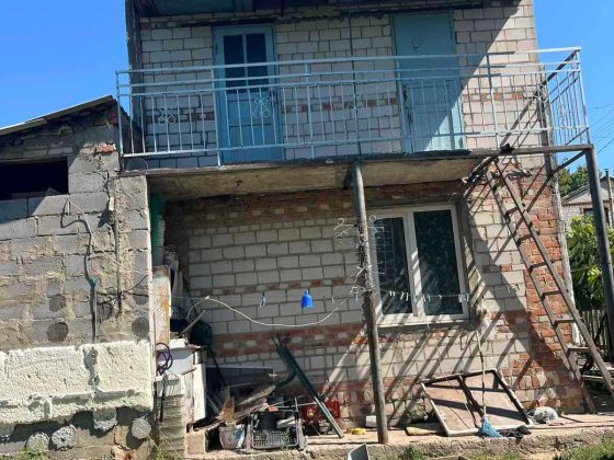 Продам будинок із зручностями Щитки