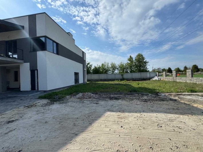 Таунхаус із земельною ділянкою 5 соток у Рованцях / Луцьк - фото 1