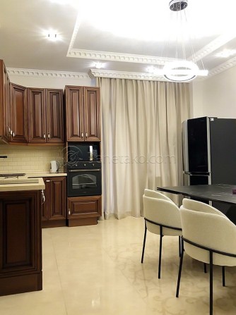 Четырехкомнатная квартира с хорошей локацией, центр города - фото 1