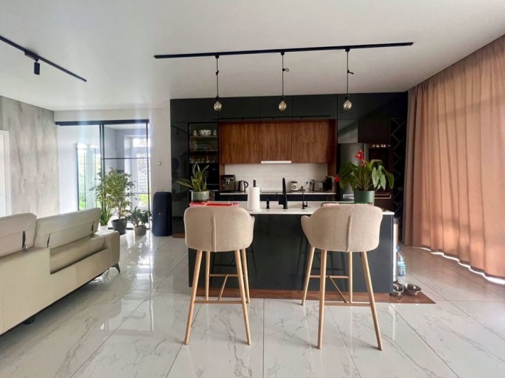 Без комиссии! Современный дом 2022 года с ремонтом, мебелью и техникой - фото 1