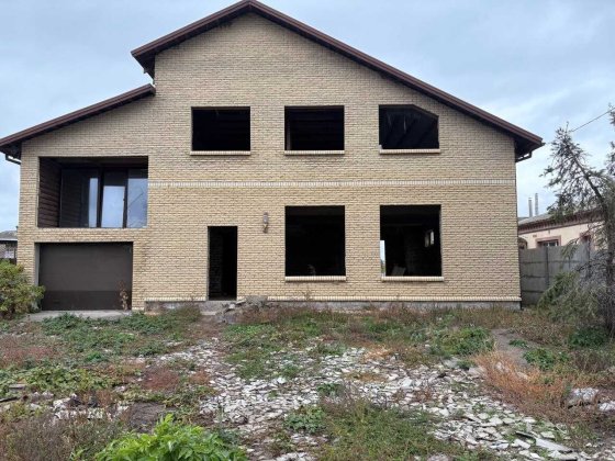 Продам капітальний будинок 450м.кв (недобуд), ділянка 19 соток Підгородне