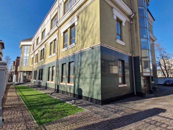 Продаж окремо розташованої будівлі, 1500 м.кв. Кривий Ріг