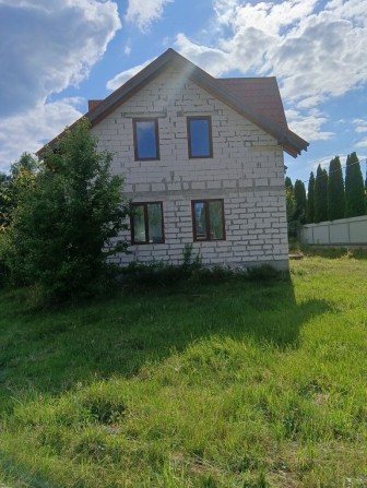 Продам будинок в живописному місті біля річки з комунікаціїями - фото 1