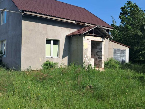 Продаж будинку з гаражем і ділянкою на 12 соток, с.Іванівка Іванівка