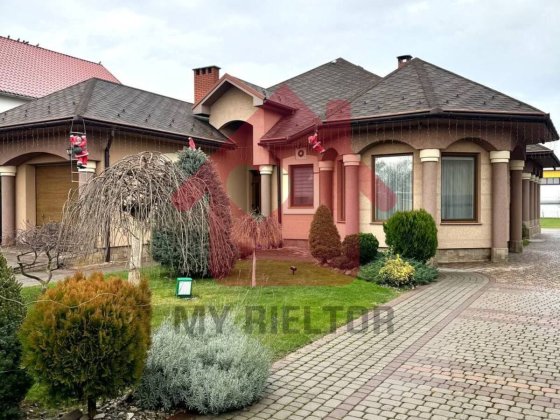 Продаж неймовірної американки в Минаї! Минай