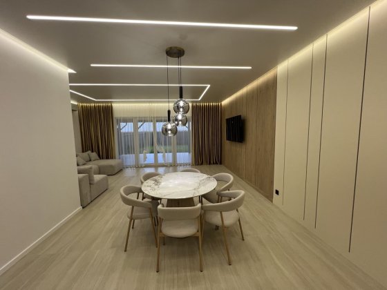 Продаж нового котеджу в New Village Сторожница