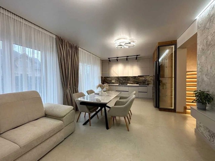 Продається вишуканий таунхаус з ремонтом, меблями та технікою - фото 1