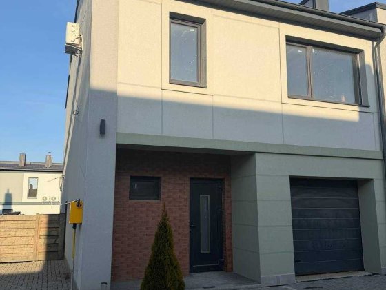 Продам зданий таунхаус в Крихівцях з чорновим ремонтом у закритому ЖК Криховцы