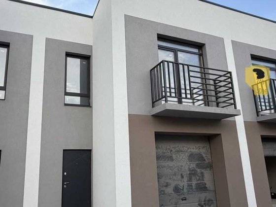 Продаєтся танхаус в с. Крихівці 135 м2 1,6 сотки землі. Криховцы