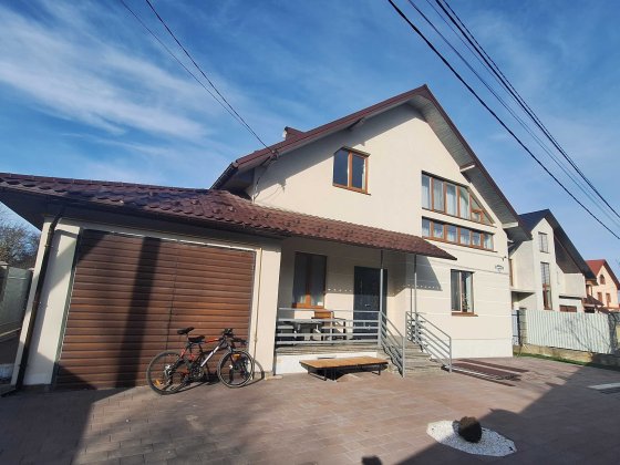 Новобудова 198 м² у м. Надвірна + гараж 18 м² та майстерня 100 м² Надвірна