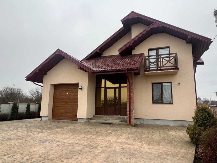 Будинок / особняк з закритим подвір'ям біля міста - фото 1