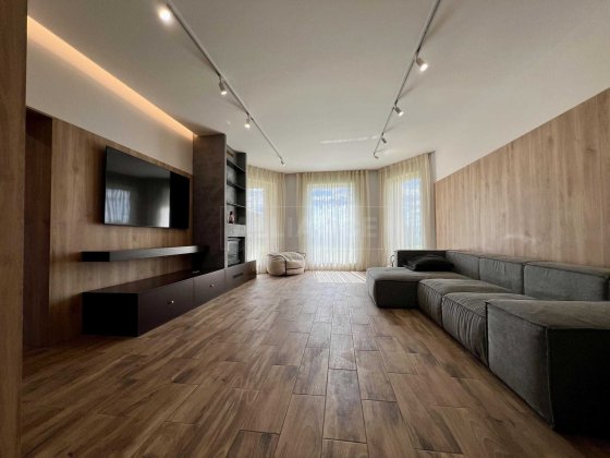 Просторий 2х пов. будинок з ділянкою 9 сот. Ремонт, меблі та техніка! Драгомирчани