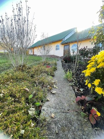 Садиба з власним ставом у м.Тлумач - фото 1