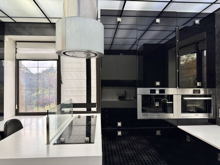 Продаж будинку 350м2 в курортному Ворзелі. - фото 1