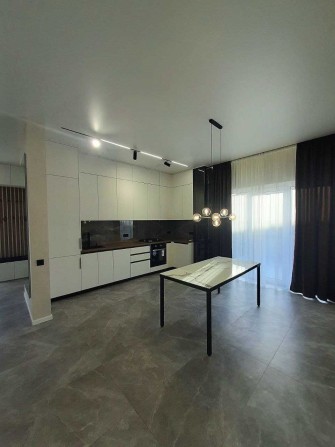 Будинок з ДИЗАЙНЕРСЬКИМ ремонтом у Ворзелі - фото 1