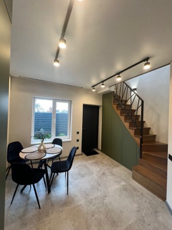 Продаж 2-поверхового таунхауса з ремонтом та меблями у Білогородці! - фото 1