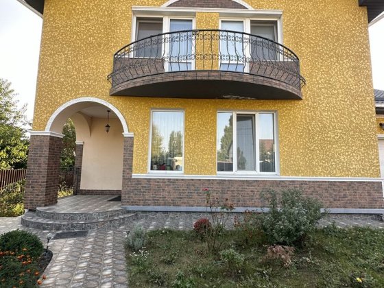 Продаж двоповерхового будинку з просторим горищем Святопетровское