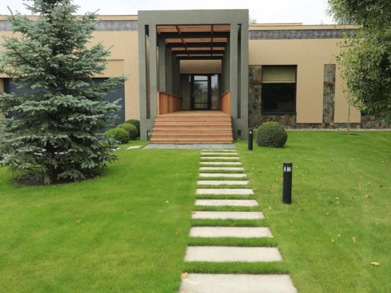 Продажа стильного с бассейном, Козин заповедная зона.Возле реки. Козин