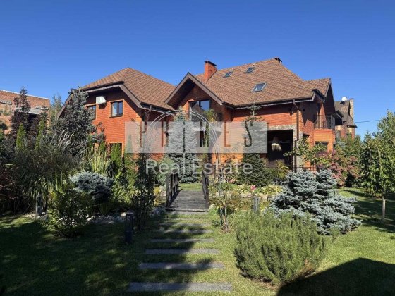 Продаж будинку з новим ремонтом, Козин, 2-га лінія від річки Козинка Козин