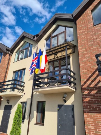 Таунхаус з РЕМОНТОМ ТА ТЕХНІКОЮ, автономний при відключеннях - фото 1