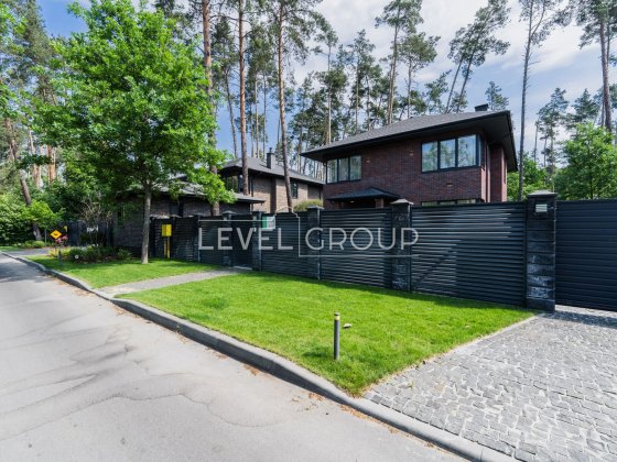 Козин, дом коттеджном городке в лесу! Козин