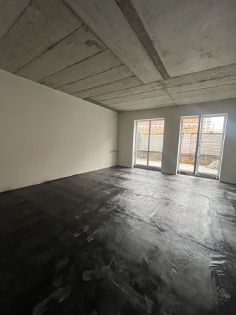 Таунхаус без ремонту 107 м.кв.. Ворзель. - фото 1