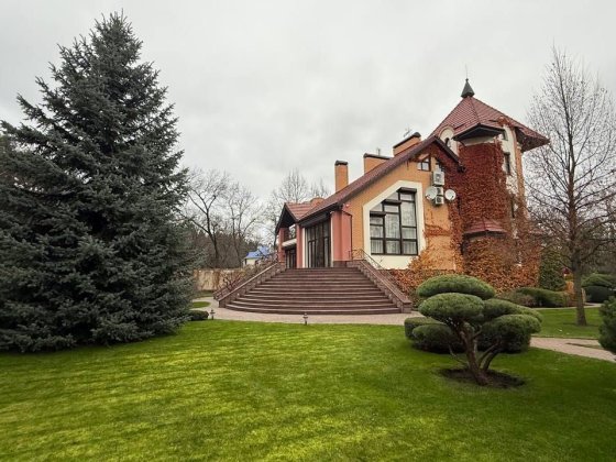 Продаж будинку 460м2 з окремим СПА у Козині КМ Обрій-К Козин