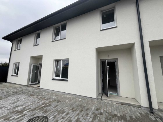 Таунхаус біля Києва | 4 спальні | Поруч Школа | Газ | Є Оселя Крюковщина