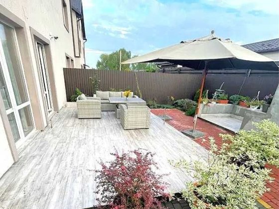 Затишний дуплекс  з сучасним ремонтом, терасою,  в с Білогородка! Белогородка