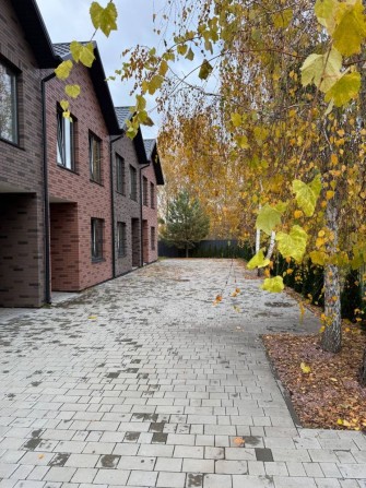 Таунхаус в Ворзелі! Газ! Власний закритий двір! Велика парковка! - фото 1