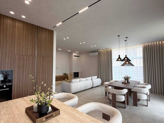 Стильний будинок, дизайнерський ремонт, закрите котеджне містечко Ходосовка