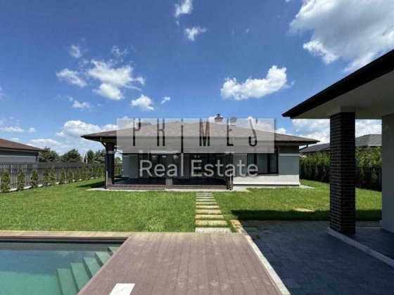 Продаж будинку з ремонтом та басейном КМ Золоче Везувій, Вишеньки Вишенки