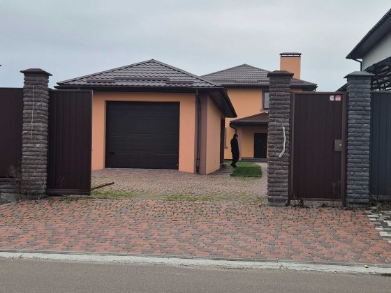 Будинок мрії в Білогородці — простір, гараж, тераса і 8 соток землі Белогородка