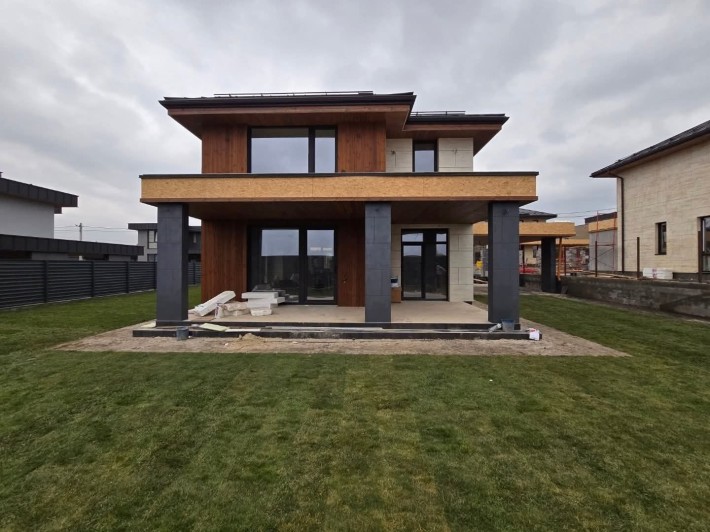 Будинок 190 м2 з басейном роблять газон фасад с. Ходосівка 8 км Київ - фото 1