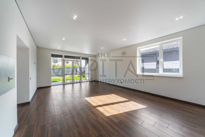 Новий стильний будинок у мальовничому передмісті: с. Гореничі - фото 1