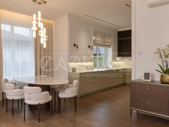 БЕЗ КОМІСІЇ Продаж будинку з ремонтом в Золоче 225 м2 Вишеньки Вишеньки