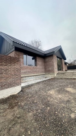 Продаж одноповерхового БУДИНКУ Гореничі! 110 м2, 5 соток. ГАЗ - фото 1