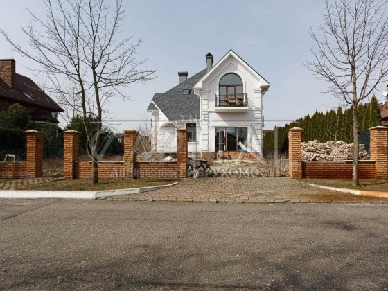 Продаж будинку 240 м2 ділянка  18 сот. Вишеньки “Золоче” Вишенки