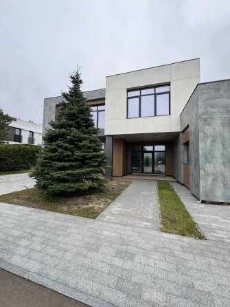 Продаж розкішного будинку на березі в Золоче De Luxe - фото 1