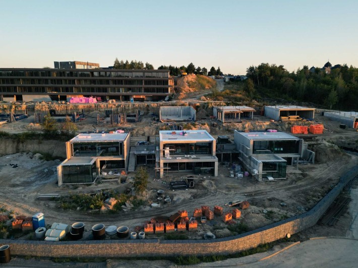 Вілла з панорамними вікнами в Lion Hills. Лісники. 15 хв. від Києва - фото 1