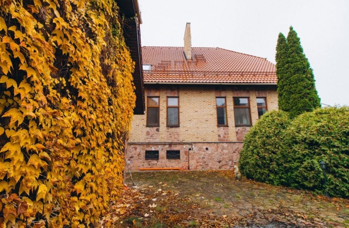 Продаж великого будинку з ремонтом в Лісниках, 16 соток, газ - фото 1