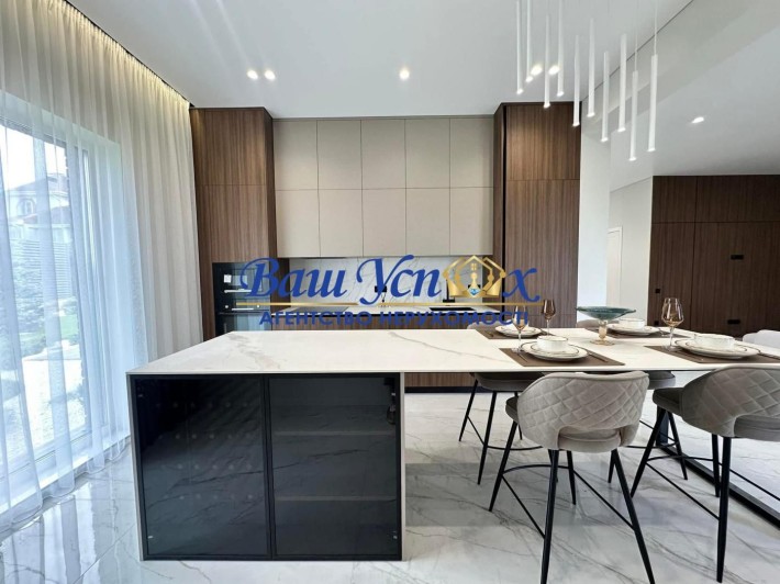 Продажа нового дома с ремонтом село Лесники.  Equides Club - фото 1