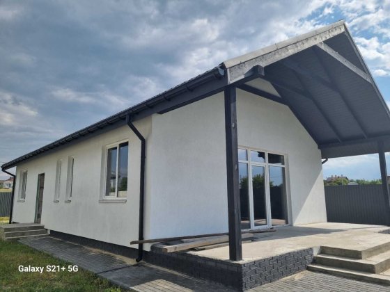 Продам 1 єтажній  дом 110 кв.м. в с.Новіе Петровці, массив Ягода Нові Петрівці