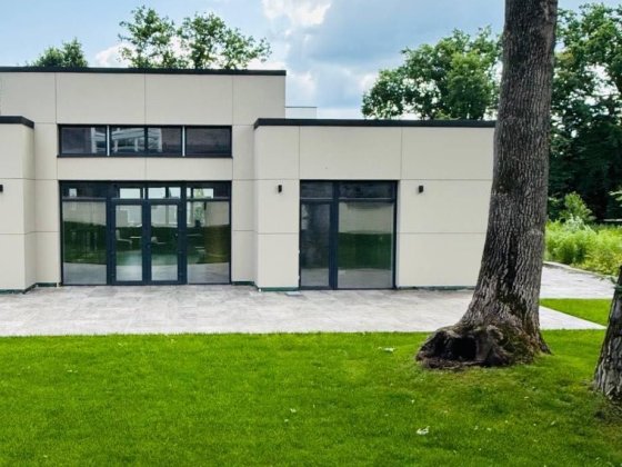 Продаж будинку з ремонтом в закритому КМ в Лісниках, 8 соток, газ Лесники