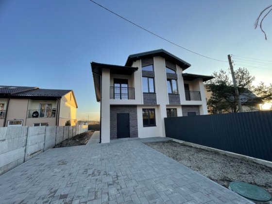 Дуплекс, Стоянка 120м2 Стоянка