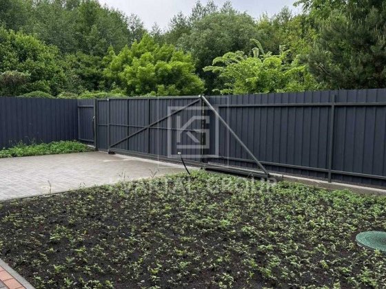 Продам будинок без ремонту в Стоянці. 95м2 та 4 сот землі! Стоянка